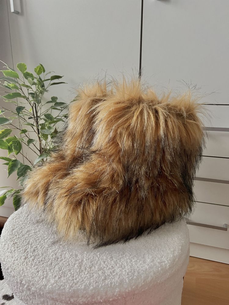 Faux fur snow boots y2k