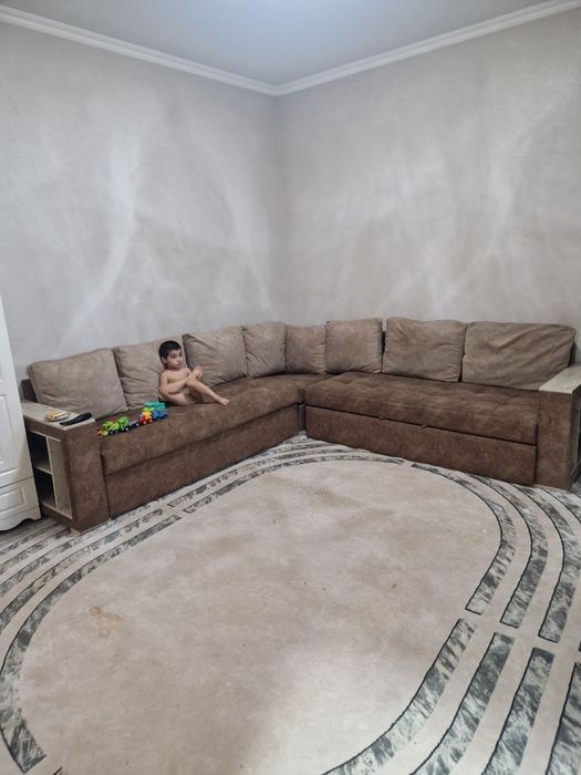 Assalomu aleykum. 2 xonali uy sotiladi. Sergili sofdil birlik maxalla.