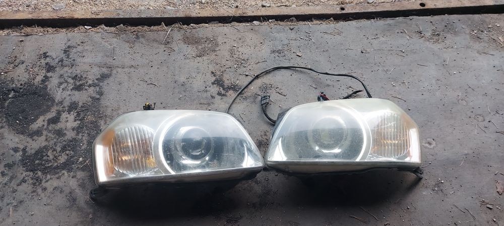 Фары на мазда трибьют