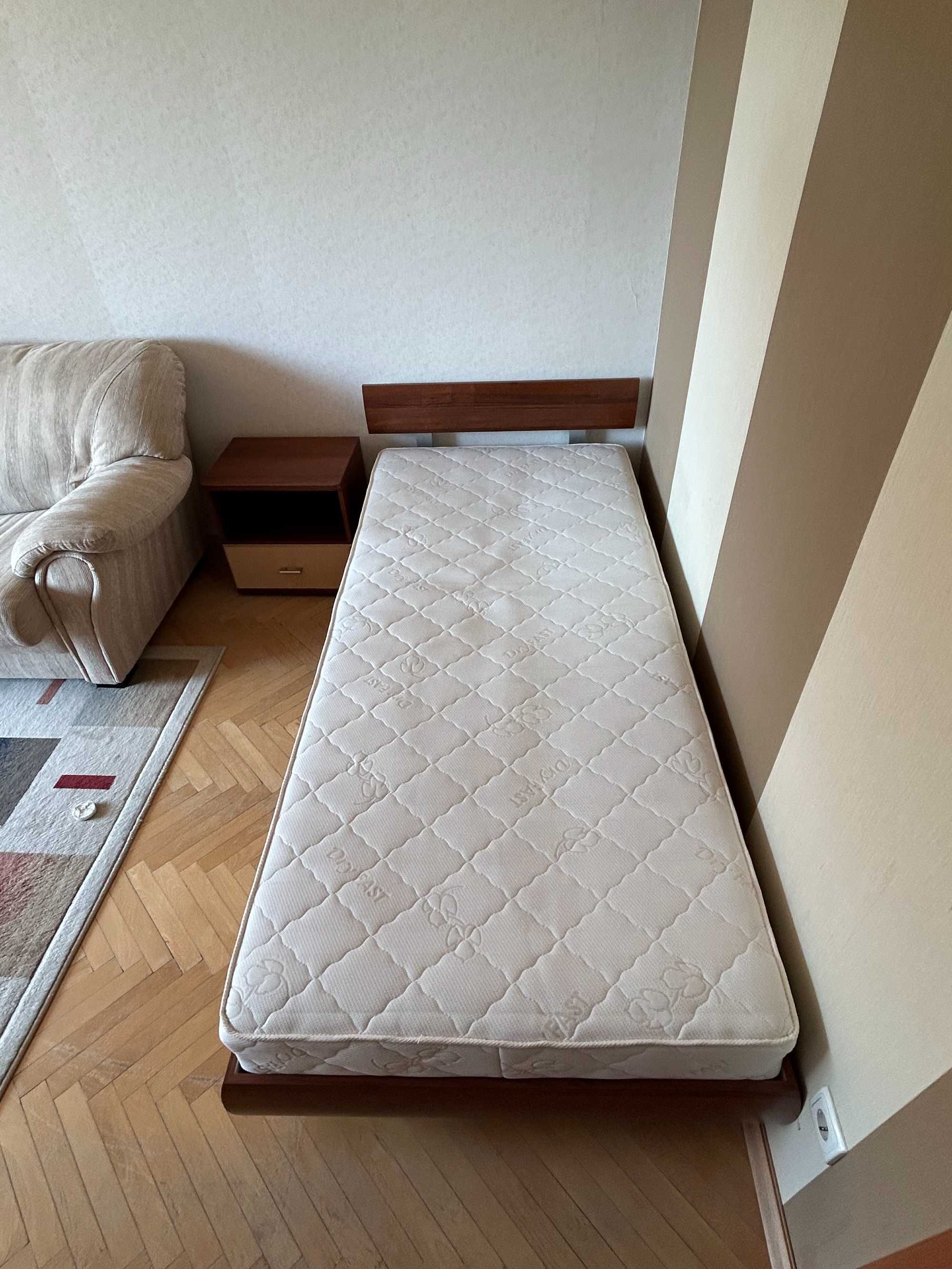 Единично легло 95*205cm + матрак + нощно шкафче