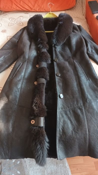 Vând haină de blana lungă cu guler sal