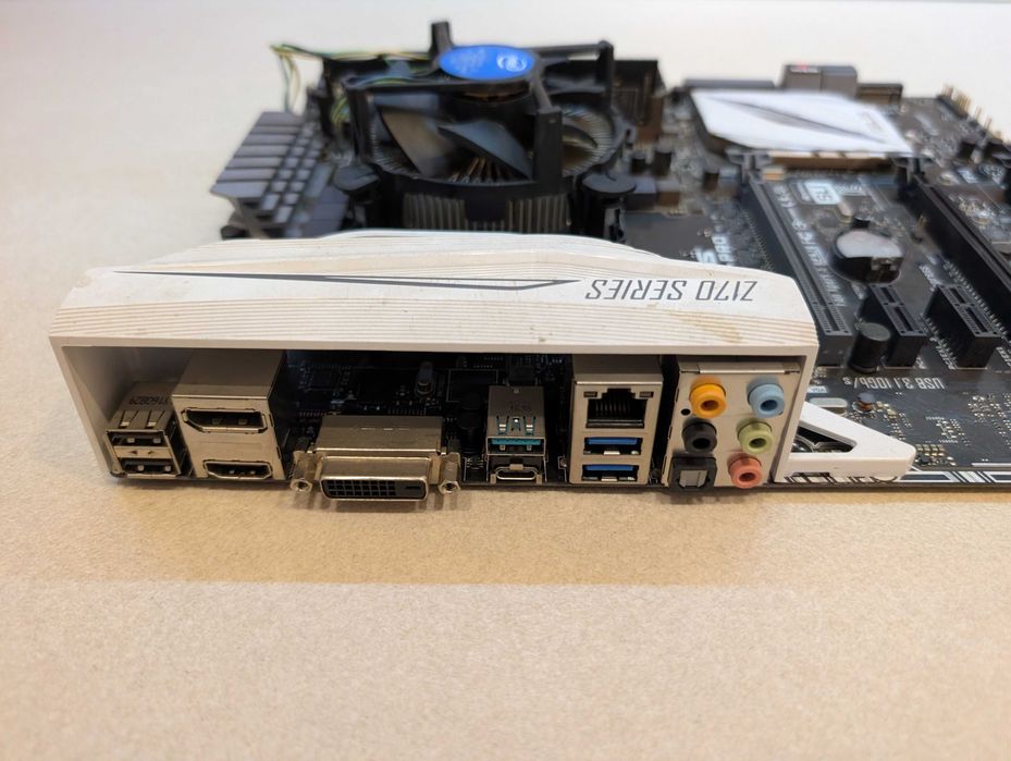 Asus Z170-Pro Series / Intel Core i3 3.7 GHz / RAM 8GB DDR4