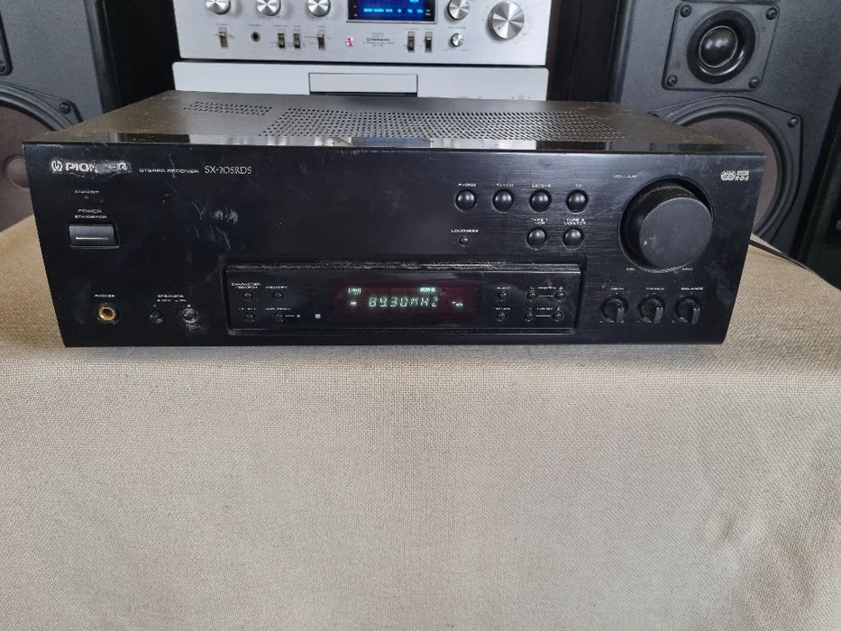 Pioneer SX 205 RDS. 40 watts /canal. Perfect functional.