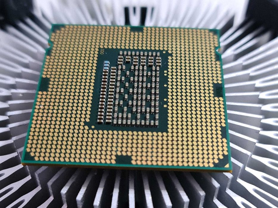 Procesor Intel Core i5 2320, 3Ghz, 6MB, socket 1155, Box - poze reale