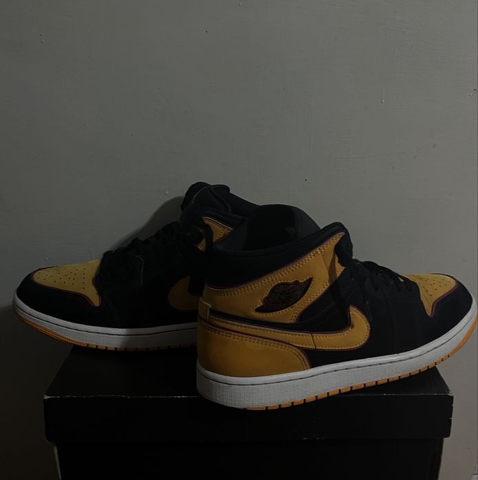 Nike Jordan 1 Mid Special Edition