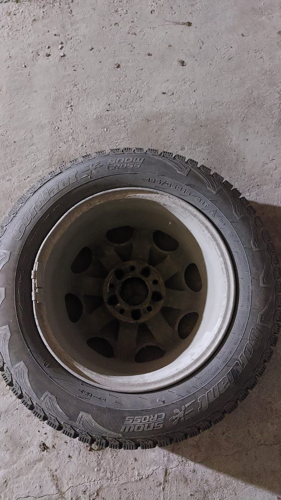 Продам шины 195/65R15 с диском