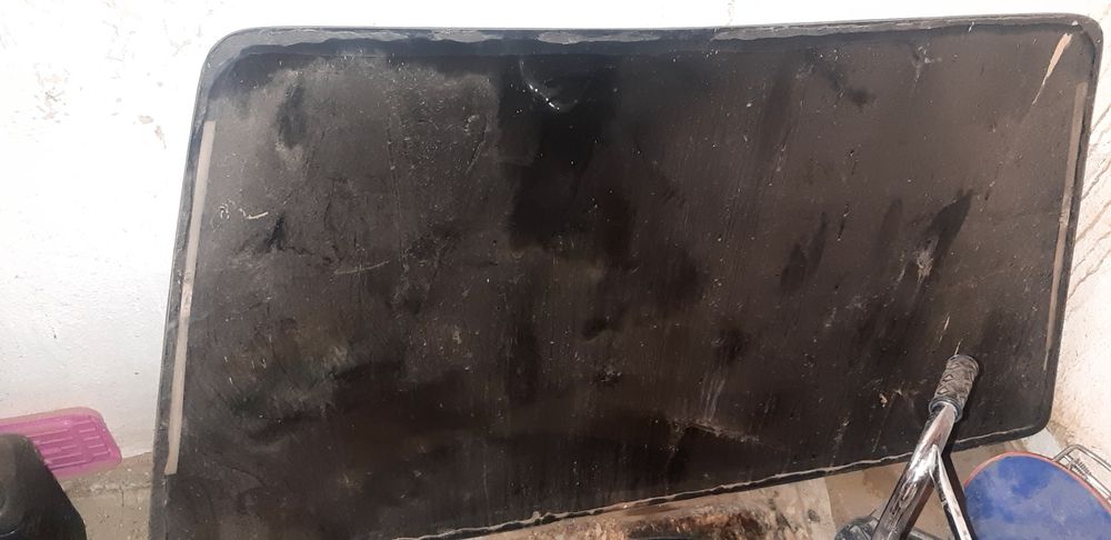 Стекло задний и стекло боковое на ауди 100