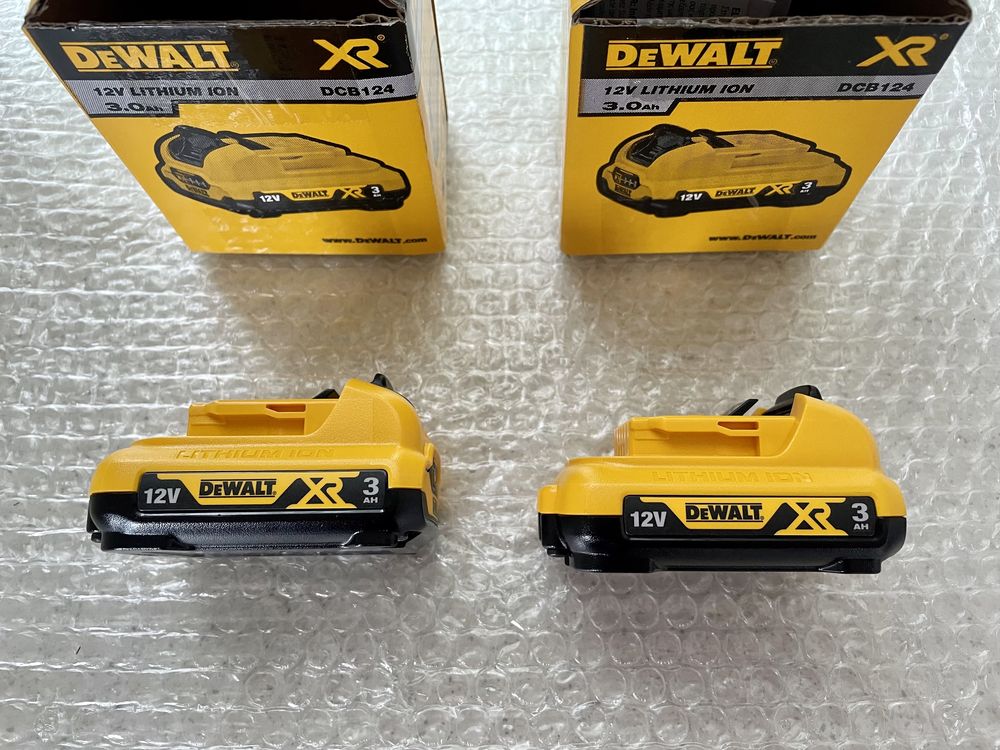 DeWALT Set Baterie 12V. 3AH. DCB 124