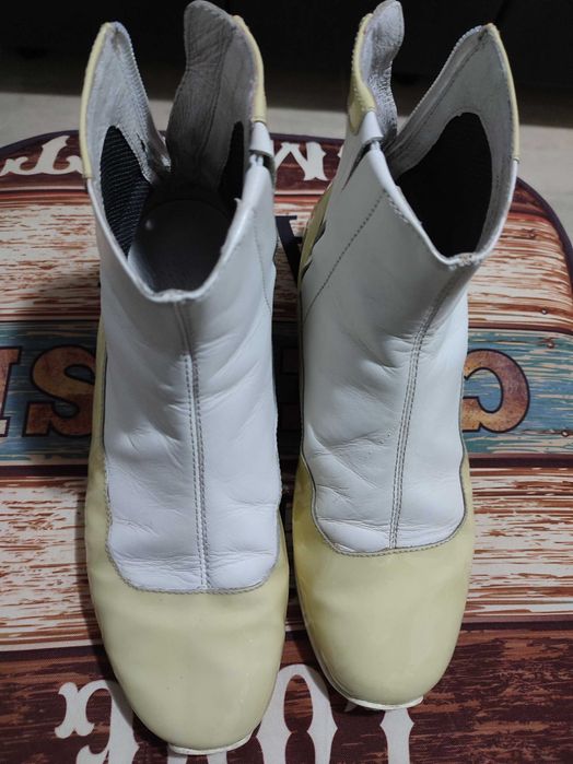 Ghetuțe Camper din piele naturală mărimea 36