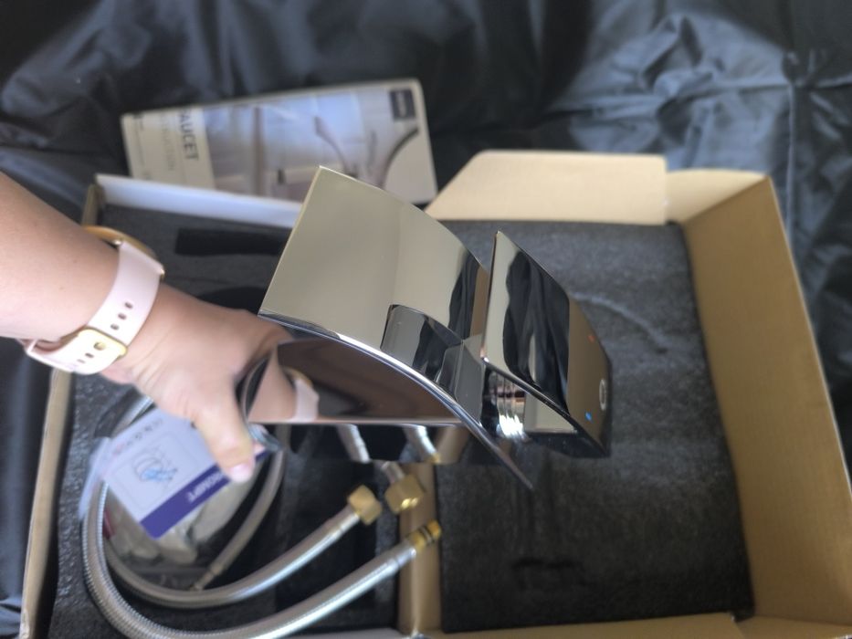 Baterie pentru lavoar tip cascadă,otel inoxidabil,finisaj lucios