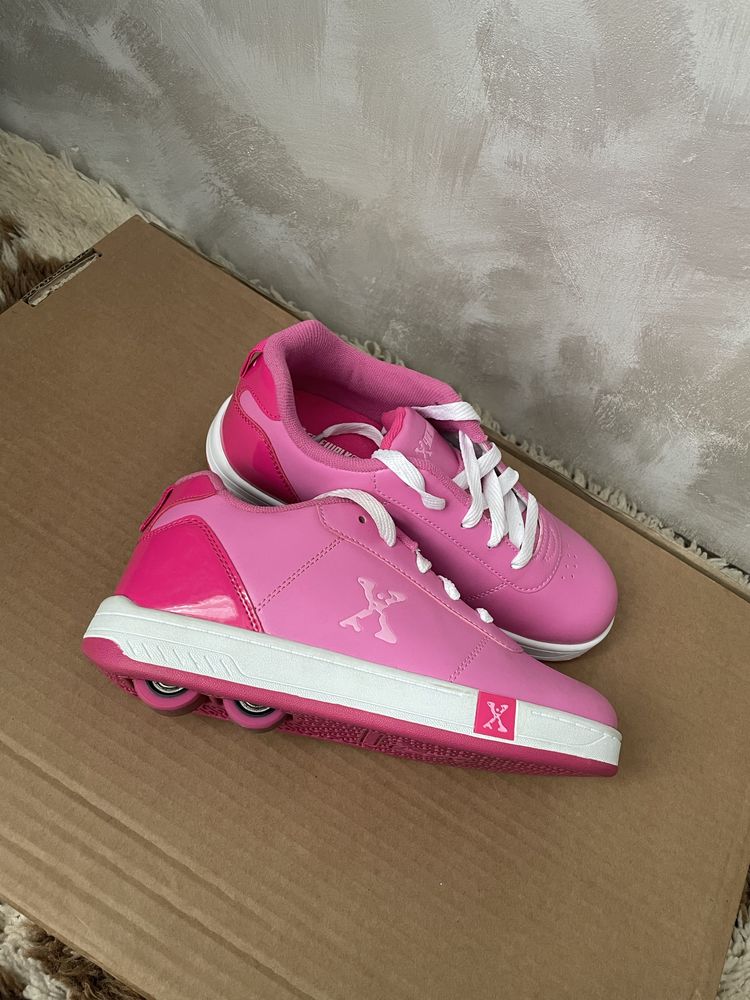 Маратонки с колелце Heelys