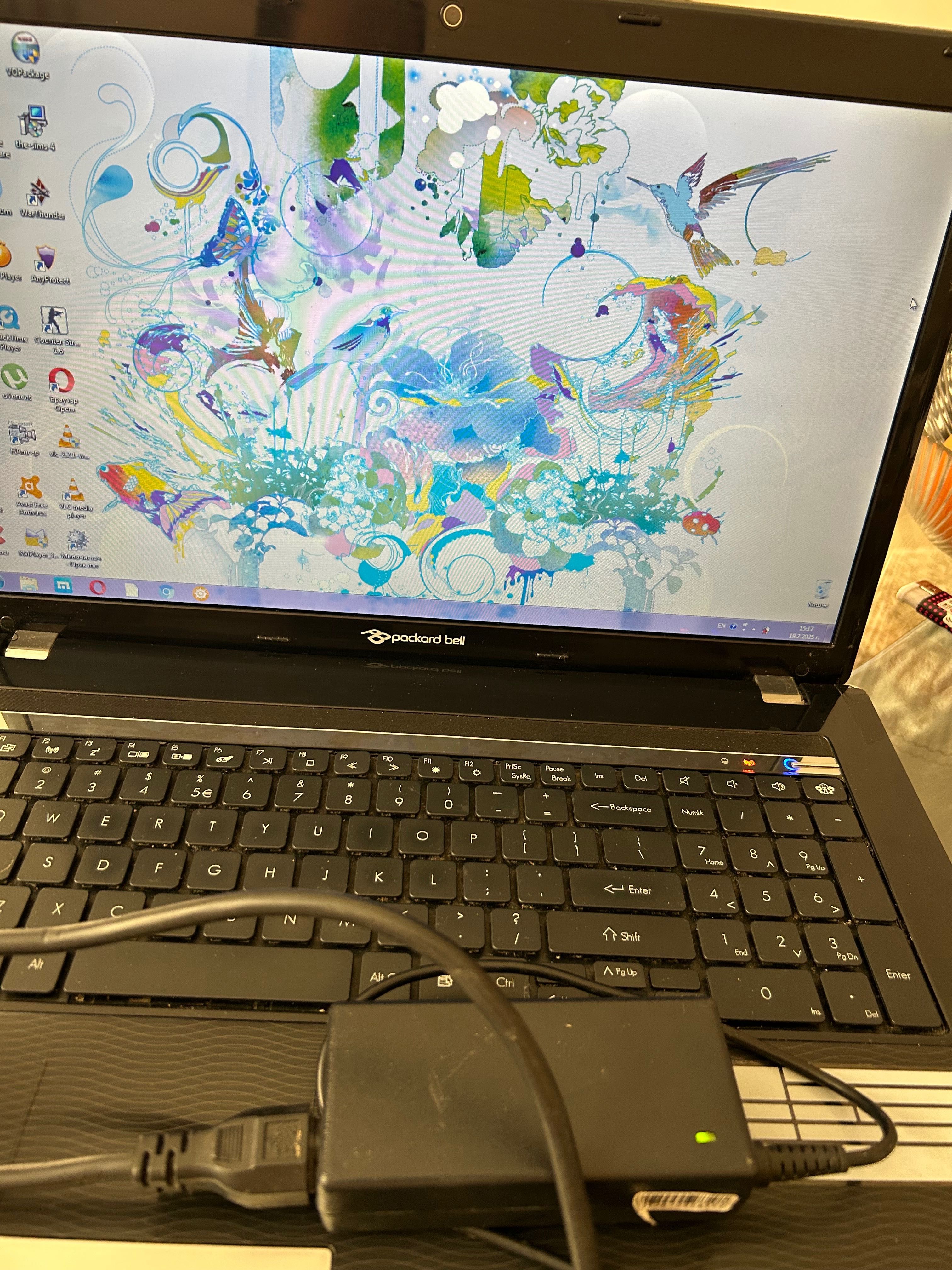 лаптоп Packard bell