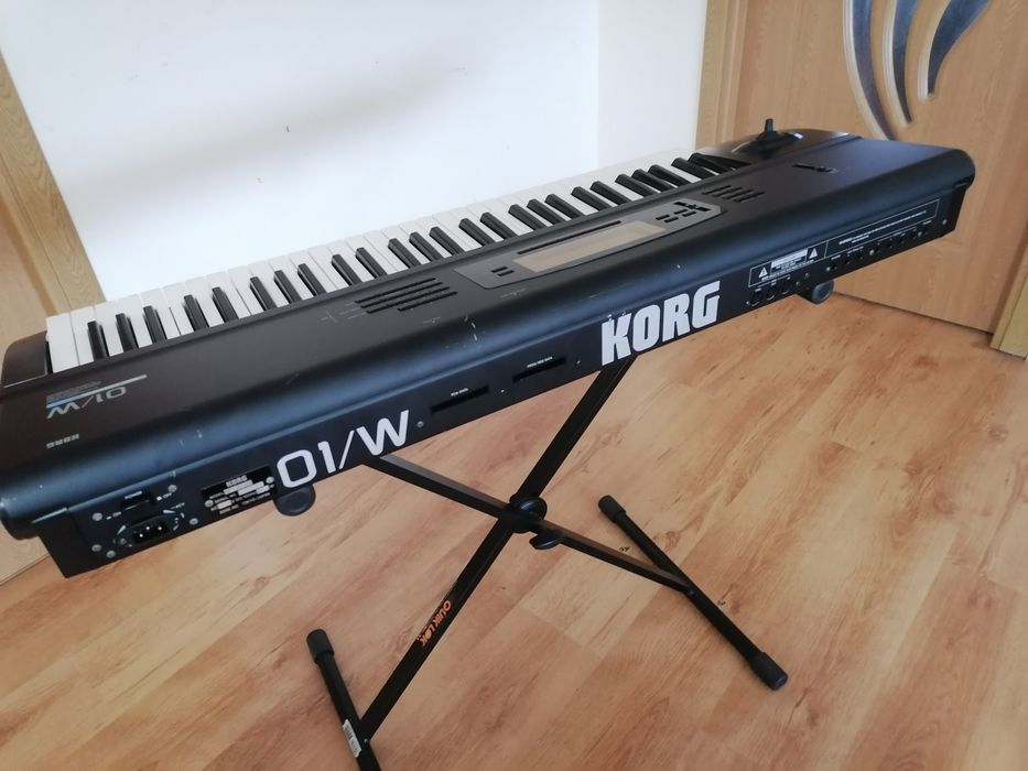 KORG 01/W sintetizator orga pian midi controller