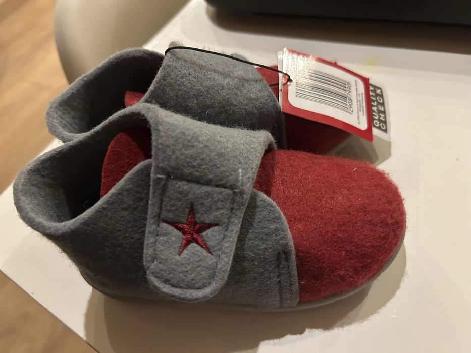 Нови Вълнени пантофки 23 номер