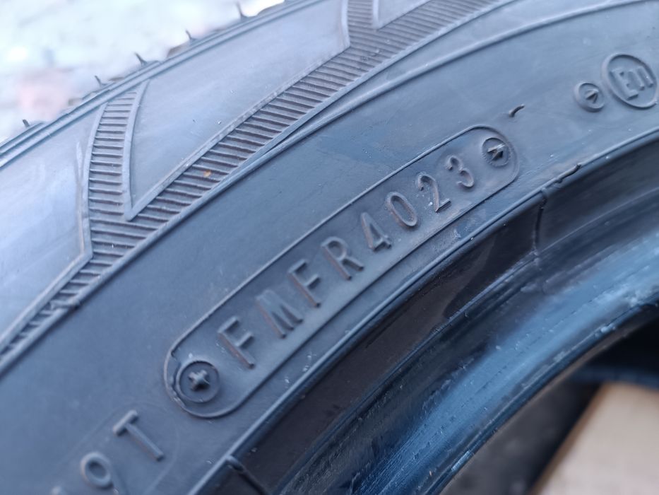 2бр. зимни гуми 235/50/17 Falken