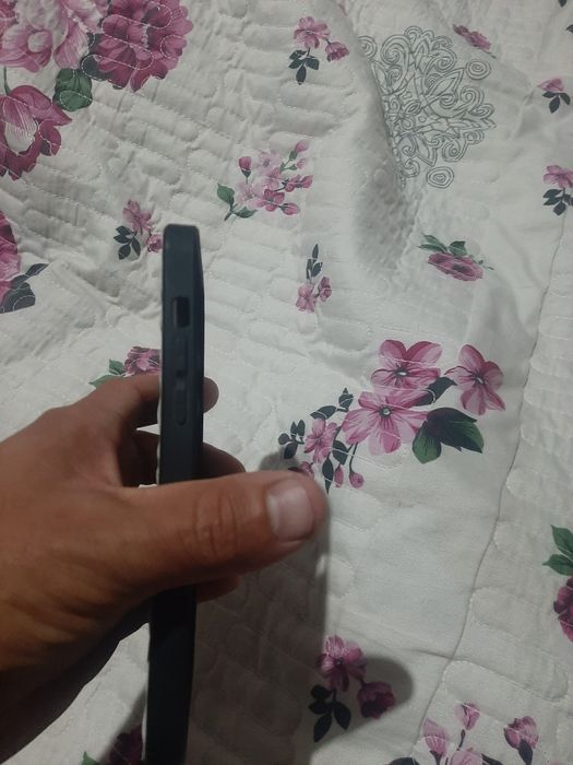 Iphone 14 pro max zashitnik