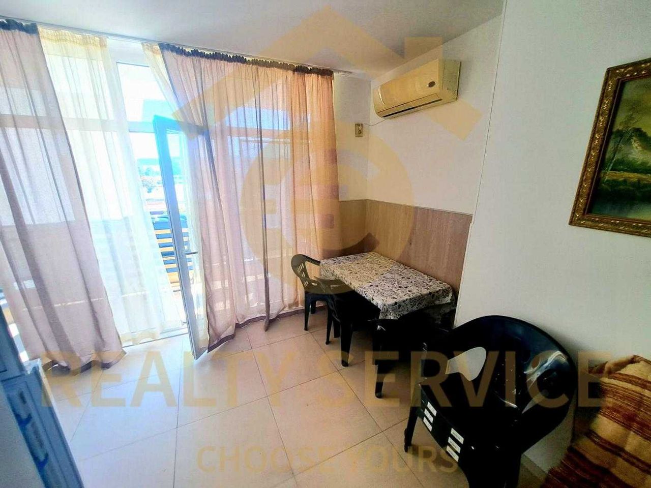 Продава се Едностаен апартамент в к.к. Слънчев бряг - 46 кв.м за 1153 €/кв.м - Снимка #2