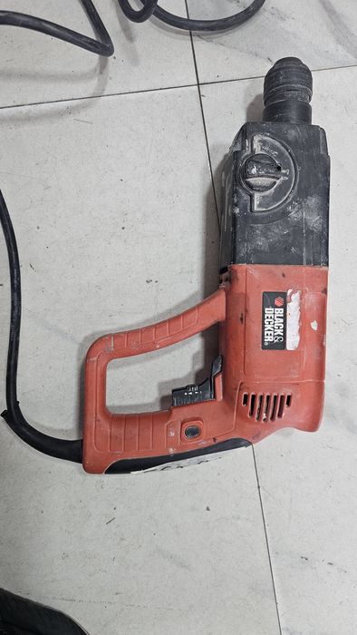 Перфоратор електрически Black & Decker KD650 /600W/