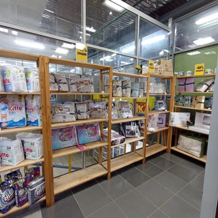 Стеллажи,витрина,полки