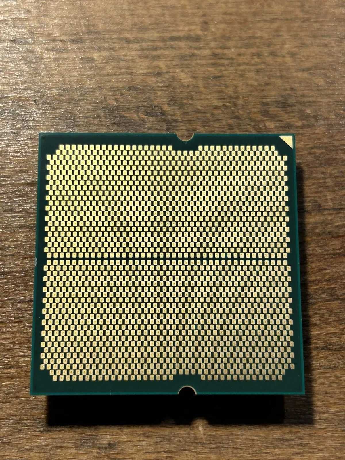 RYZEN 5 7500F 6-Core (5.0GHz) AM5 + GIGABYTE B650 UD AX WIFI AM5