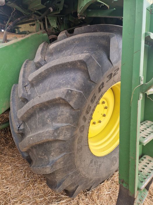 Combina John deere 2258