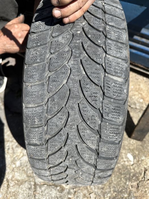 4 гуми Bridgestone Blizzak LM32 205/55/R16 всесезонни