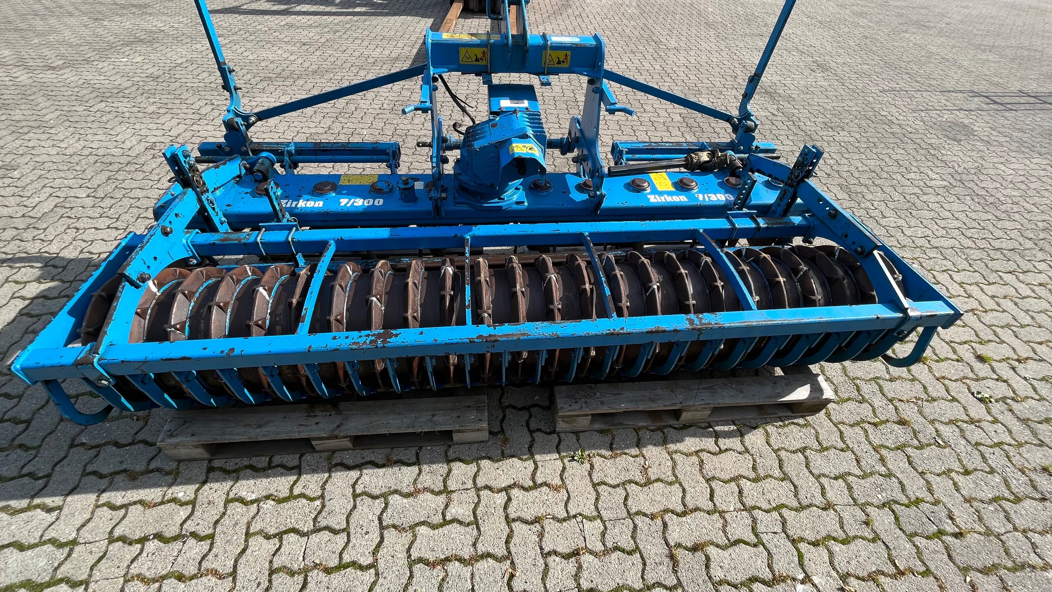 Lemken Zirkon 7/300 фрезе Case, John Deere, Belarus, Claas tortadi