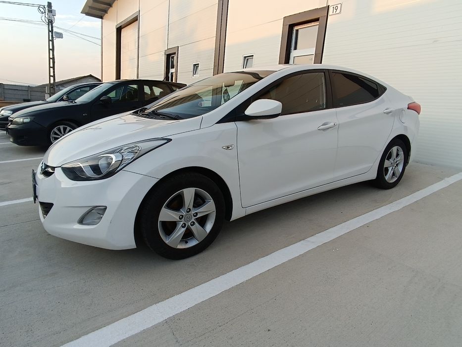 Hyundai Elantra 2012 1.6 benzină Unic proprietar de Nouă