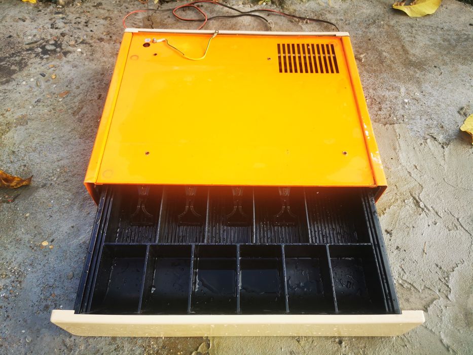 Чекмедже за пари