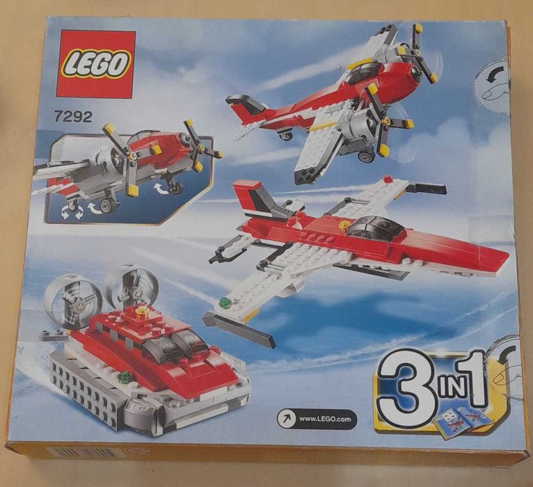 4 jucarii si 2 textile