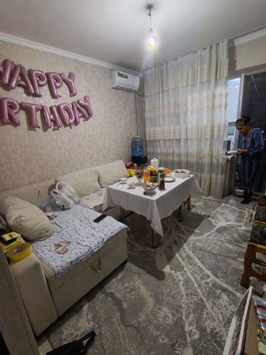 Срочно продоется 1- комнотная квартира 2 этаж Максим Горкий боз бозор