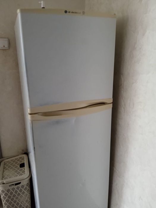 Продам Холодильник LG