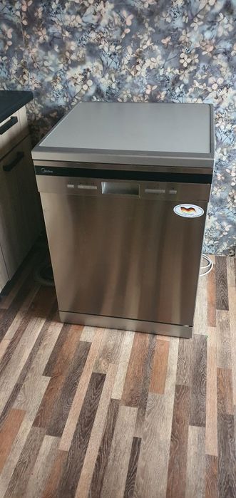 Продам посудомоечную машину