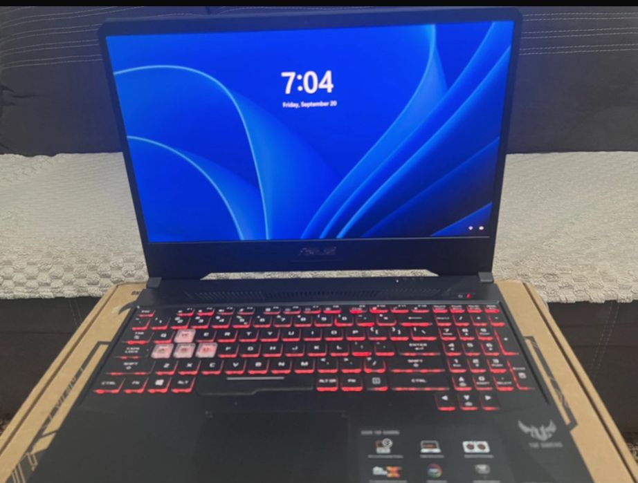 Vând laptop de gaming Asus TUF FX505DT - stare excelentă!