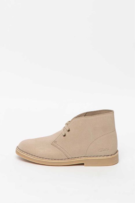 Clarks  Ghete chukka de piele intoarsa Desert, Maro nisip