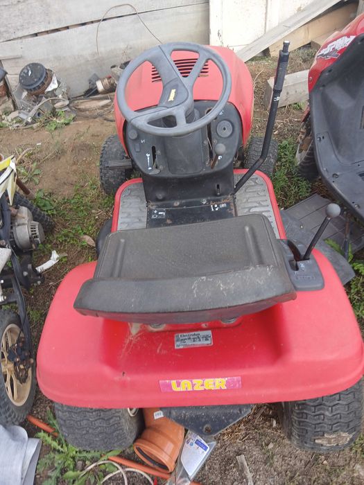 Tractoras Vand 2 la pret de unu