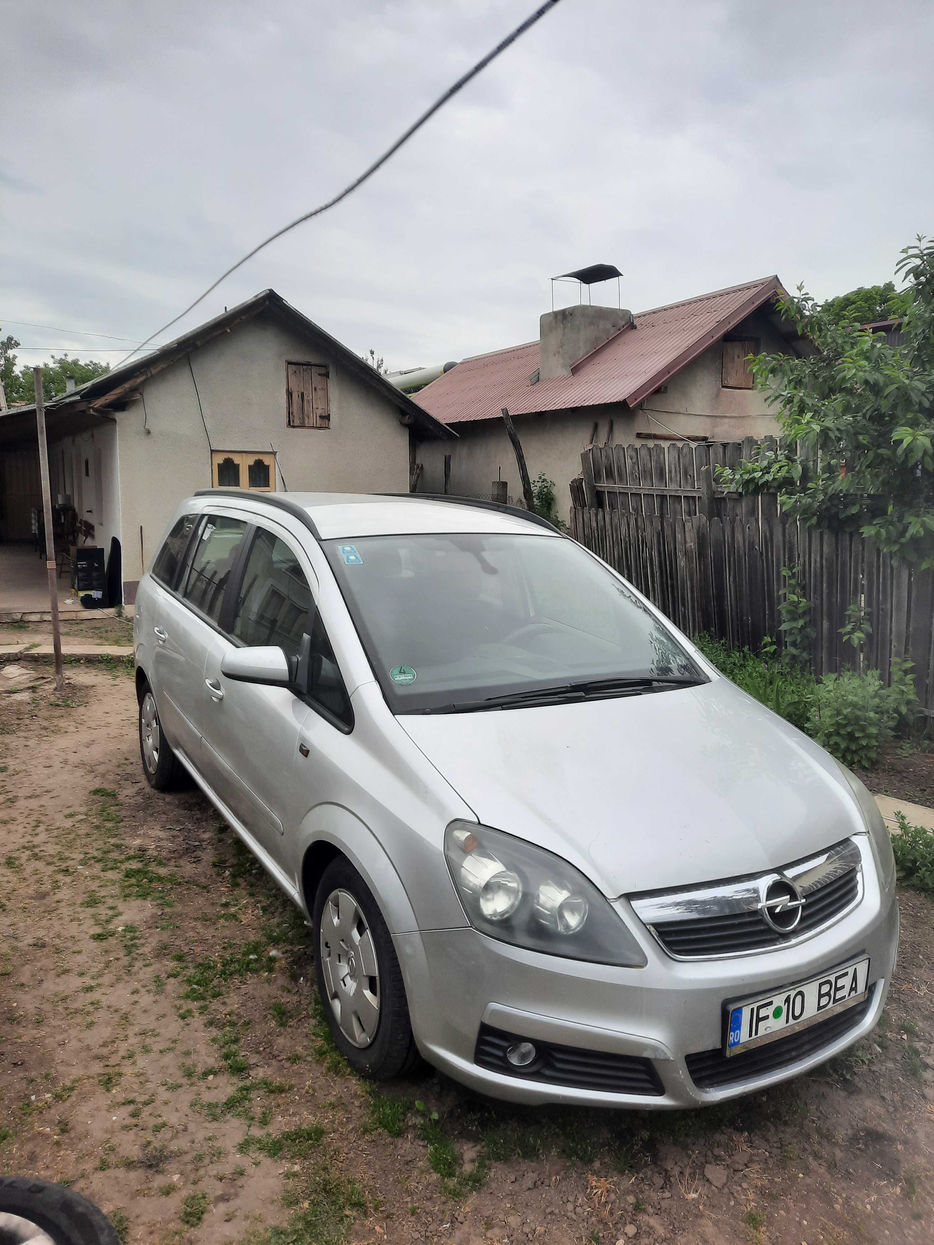 Vând Opel Zafira B 1.6 2006