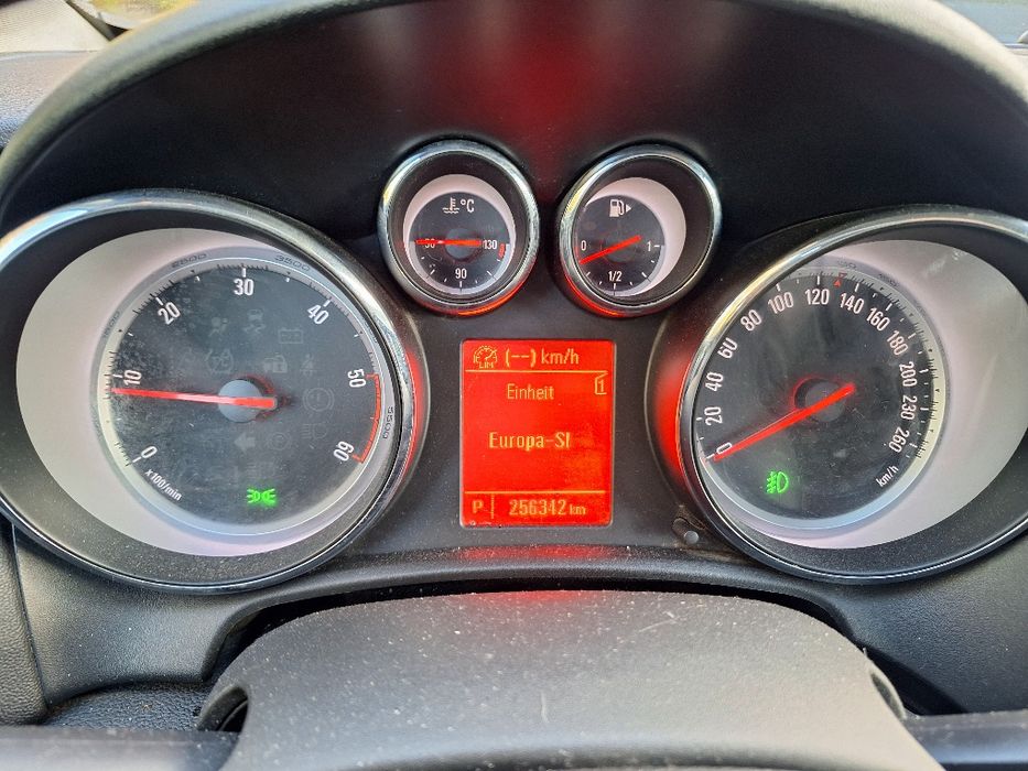 Opel astra j 2.0d automat 2013