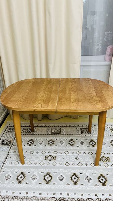 Стол кухонный и гостевой