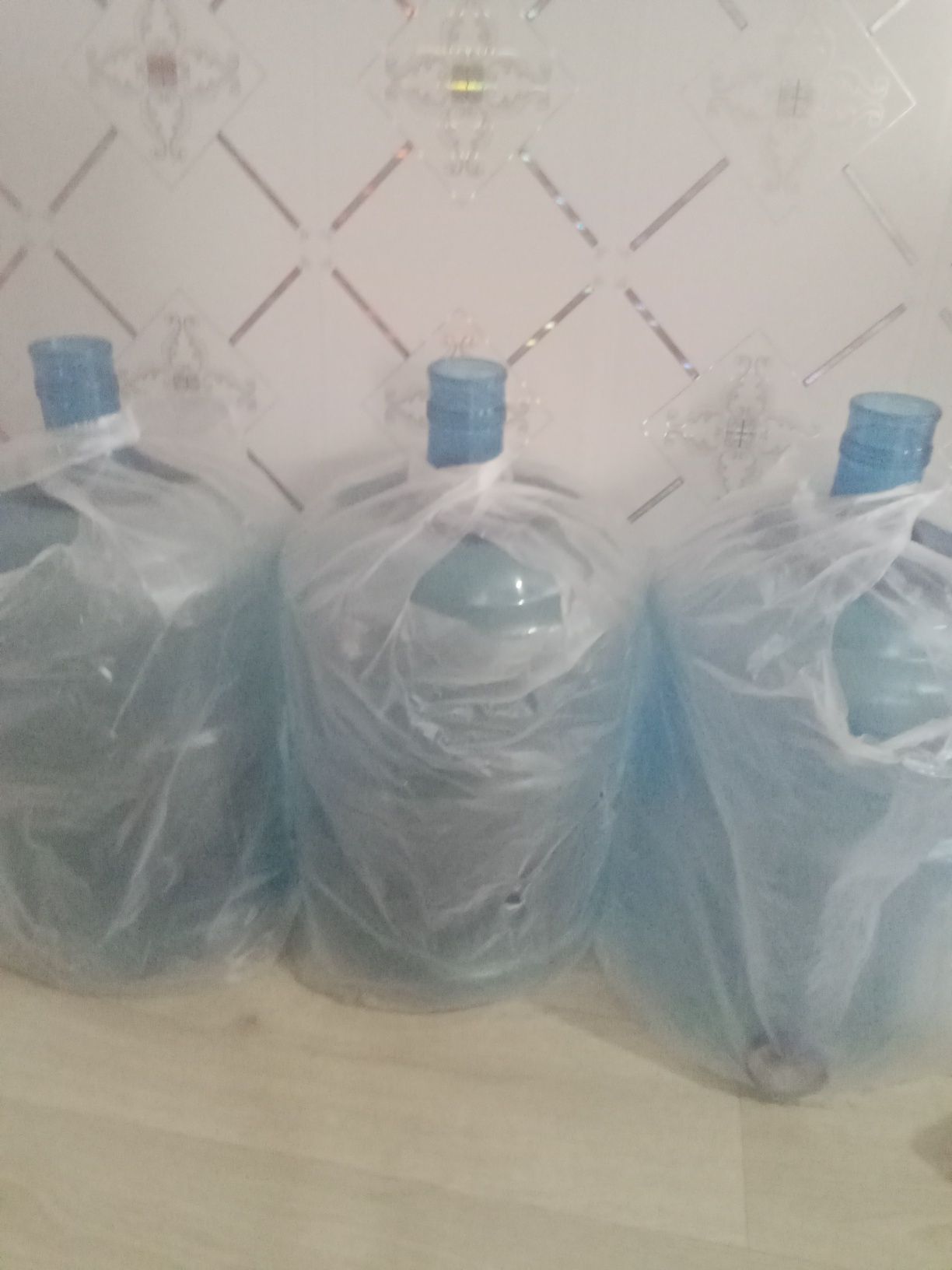 Продам бутыли 19литр
