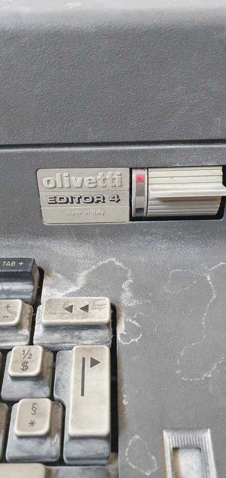 Masina de scris 1972 Olivetti Editor 4