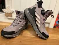Pantofi Adidas Terrex.