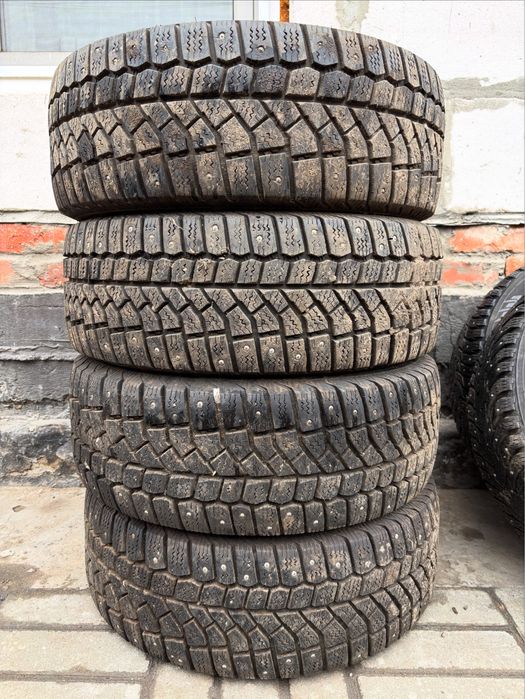 Продам комплект зимних шин 195/50/15 абсолютно новые