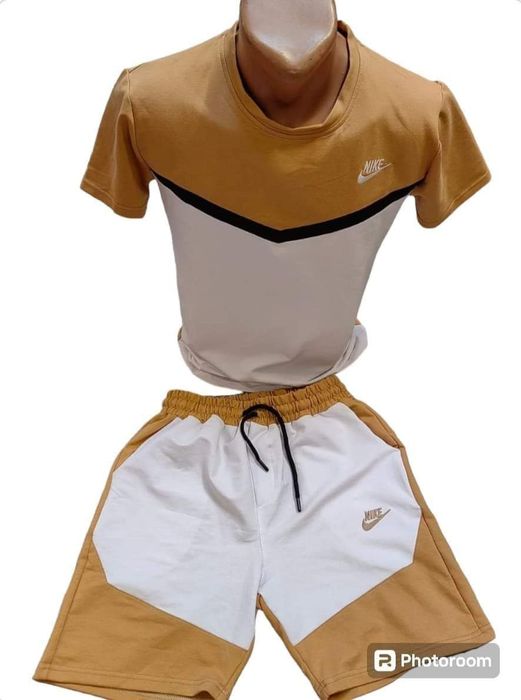 Compleuri Nike Tech bărbați!