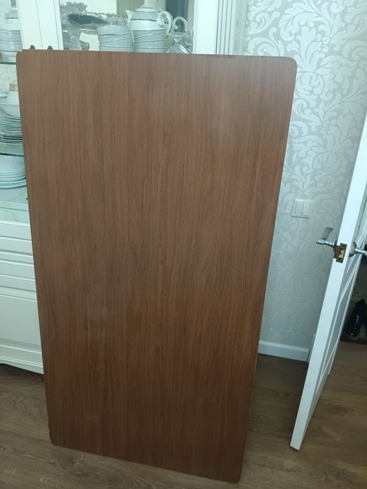 Продам стол размер 2 м