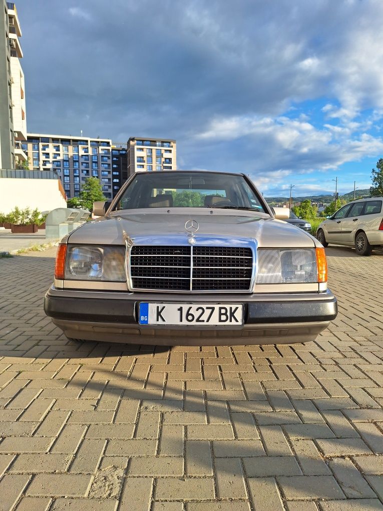 MERCEDES W124 / 250D