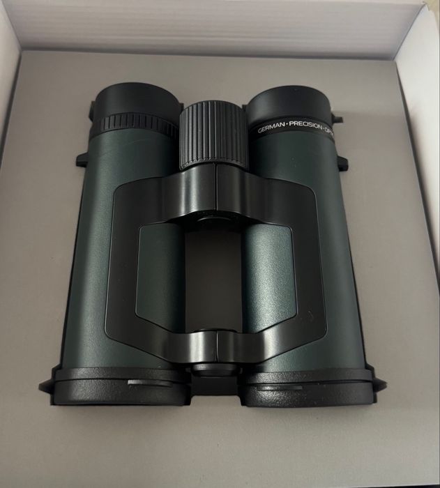 Бинокль GPO Polariz 10x42