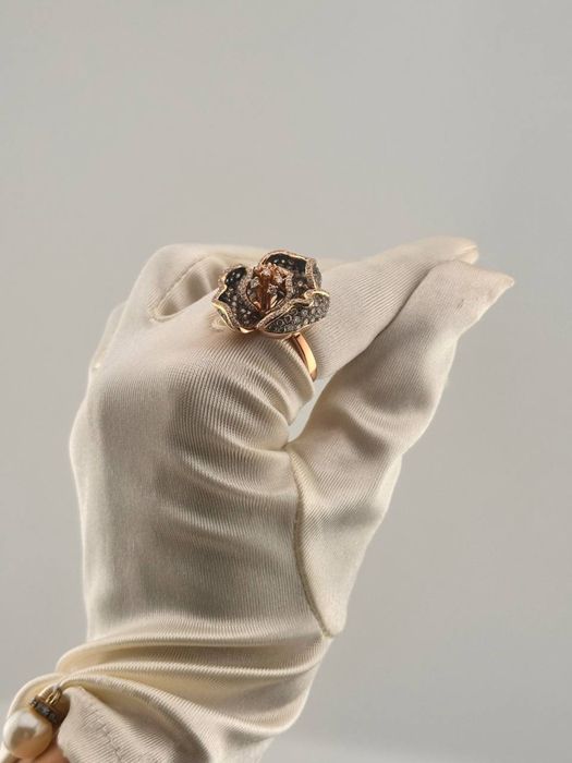 Кольцо с Бриллиантами-18 Каратное золото-750 проба