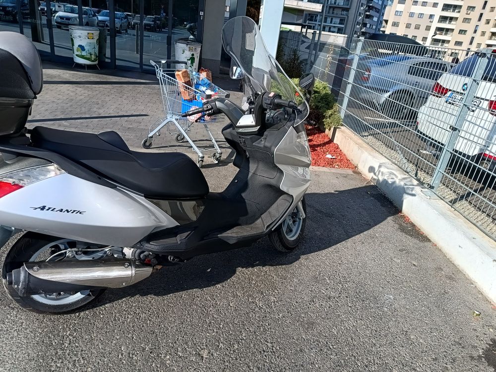 Maxi-scuter Aprilia Atlantic 200-Impecabil, pret nediscutabil