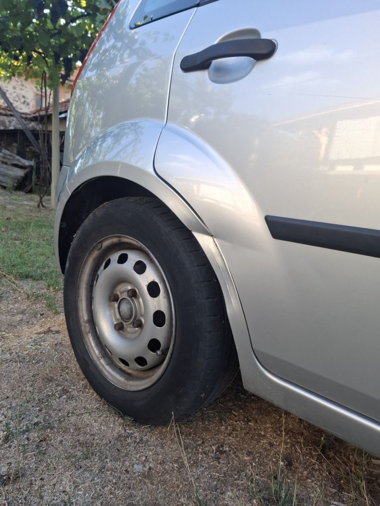 Ford Fiesta 2004 Бензин/ГАЗ (чисто нова бутилка)